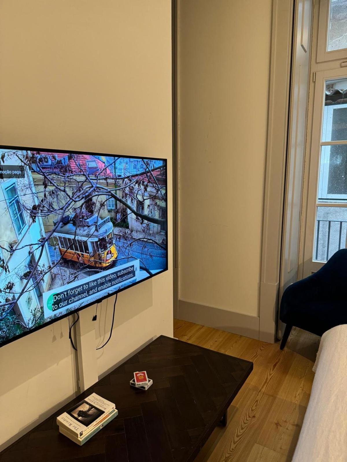 Double Room With Private Wc In Shared House In Downtown Lisbon Bagian luar foto
