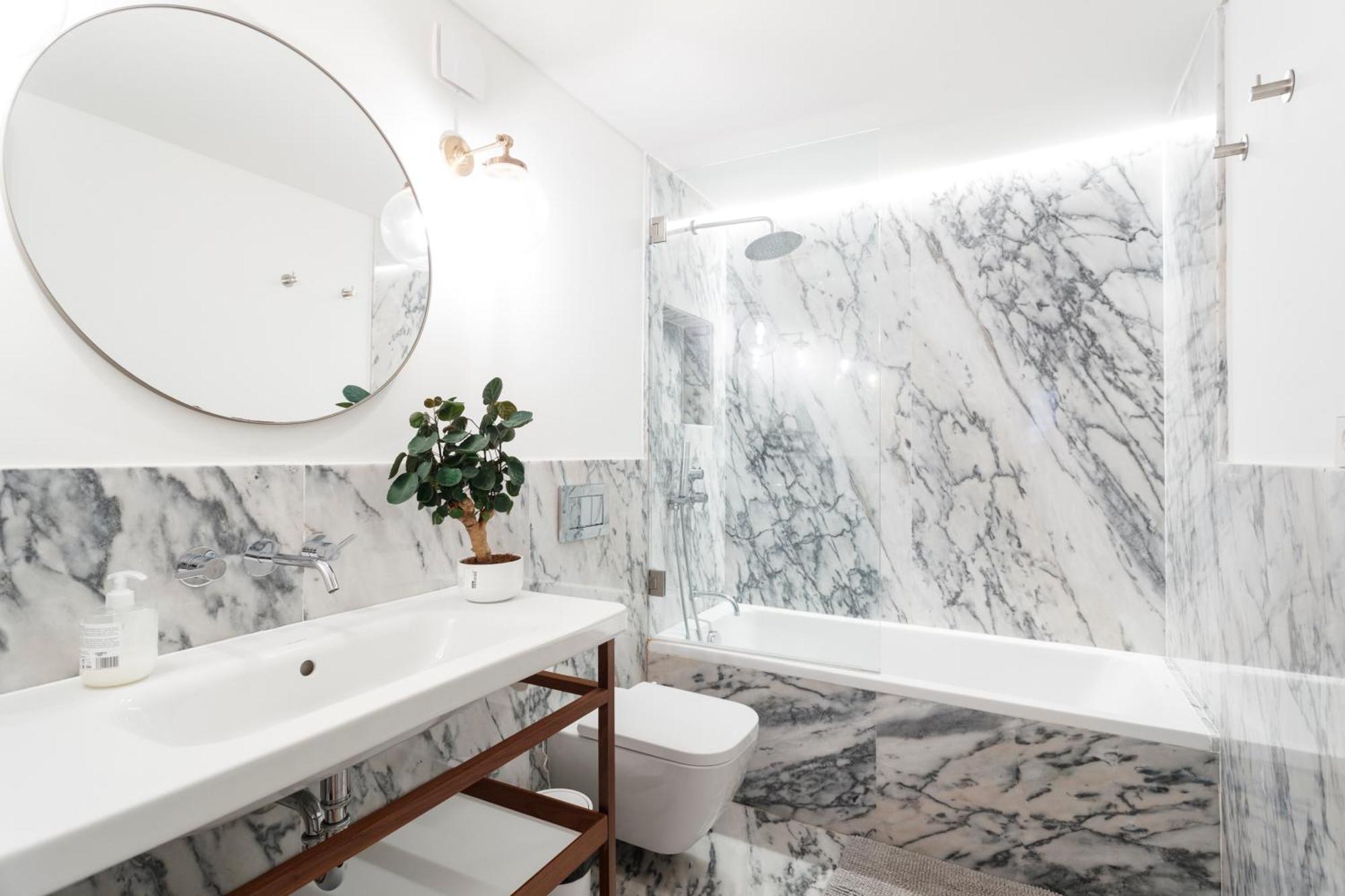 Double Room With Private Wc In Shared House In Downtown Lisbon Bagian luar foto