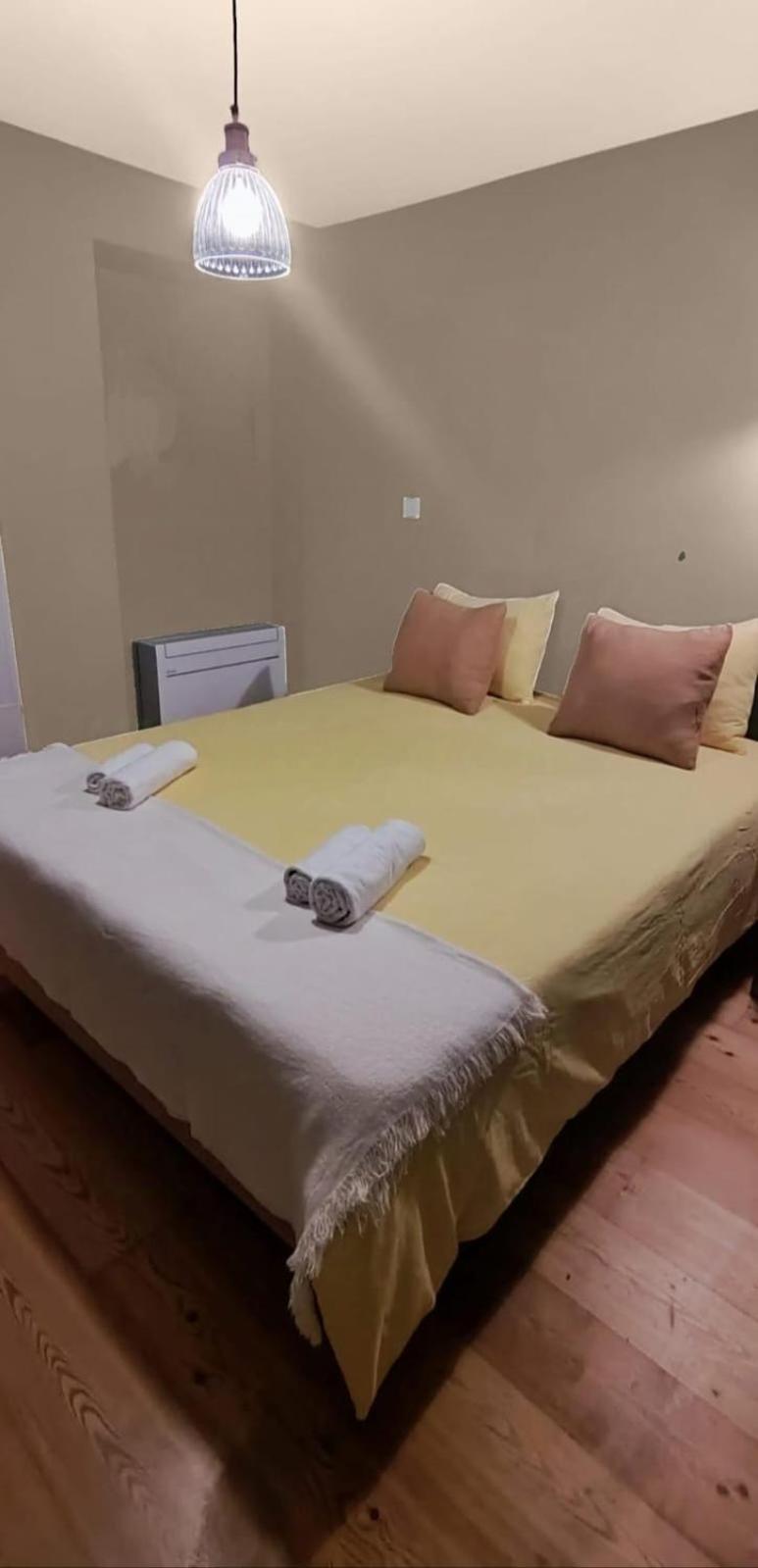 Double Room With Private Wc In Shared House In Downtown Lisbon Bagian luar foto